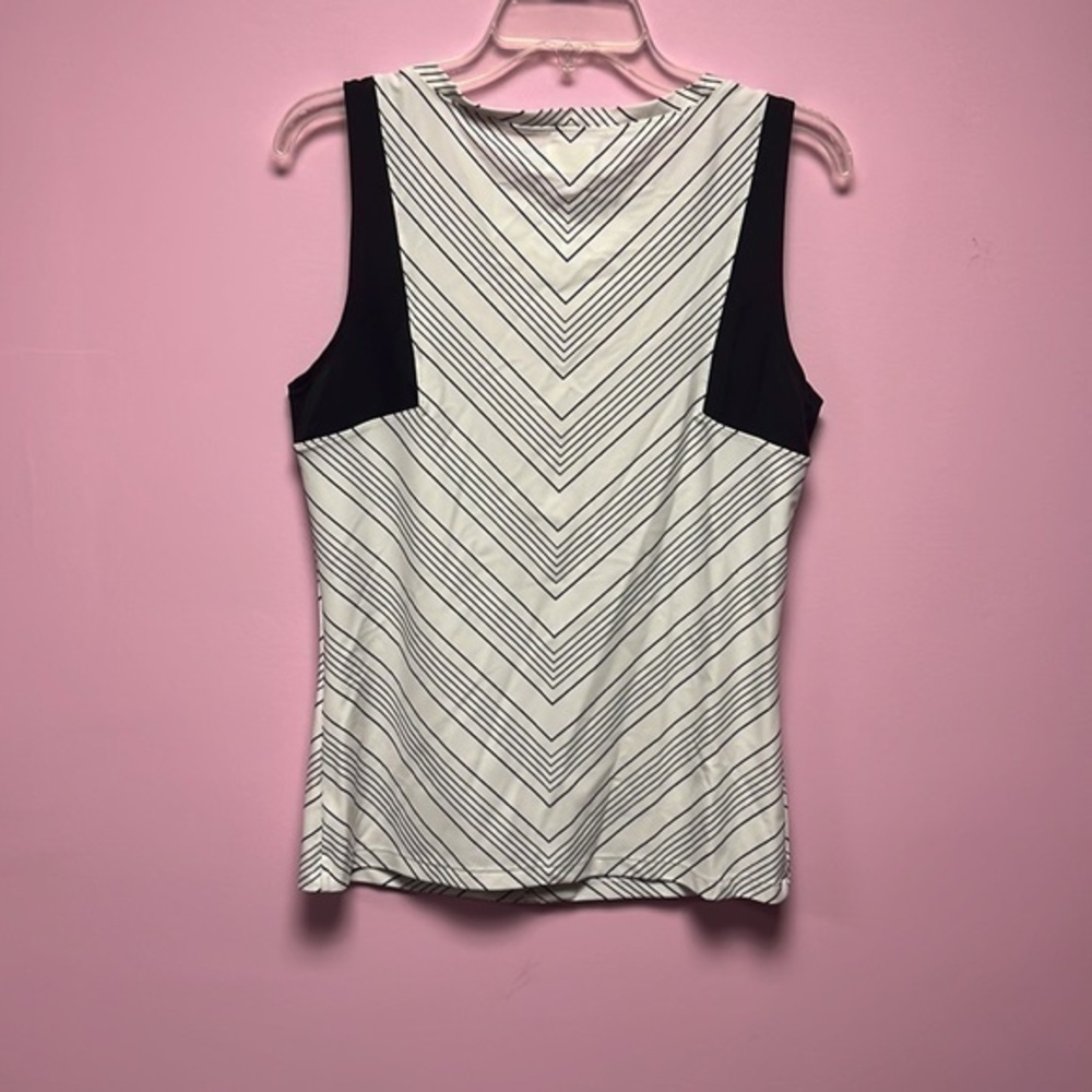 Athleta Chevron‎ Rashgaurd Tank - Picture 5 of 5